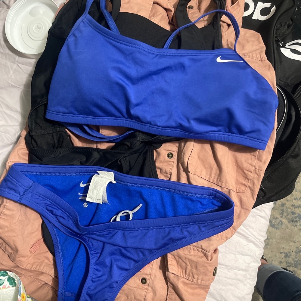 Nike swim suit paid $80 will sell for $40